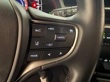 Photo 22 du bon plan LEXUS UX 250h F SPORT Design 2WD occasion à 29990 €