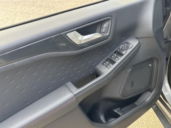 Photo 16 du bon plan FORD Kuga 2.0 EcoBlue 150ch mHEV ST-Line X occasion à 20990 €