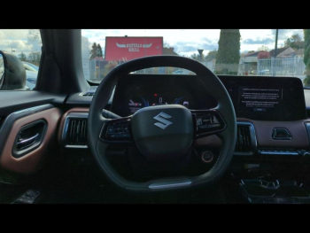 Photo 14 du bon plan SUZUKI Vitara 174ch 61kWh Style occasion à 33980 €
