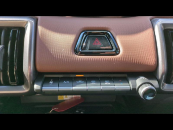 Photo 19 du bon plan SUZUKI Vitara 174ch 61kWh Style occasion à 33980 €