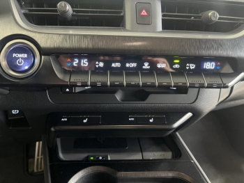 Photo 14 du bon plan LEXUS UX 250h 2WD F SPORT Pack Cuir Toit Ouvrant occasion à 22490 €