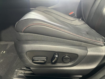 Photo 18 du bon plan LEXUS UX 250h 2WD F SPORT Pack Cuir Toit Ouvrant occasion à 22490 €