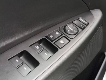 Photo 19 du bon plan HYUNDAI Tucson 1.7 CRDI 141ch Edition #Mondial 2WD DCT-7 occasion à 15900 €