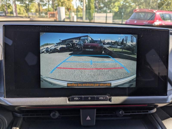 Photo 13 du bon plan TOYOTA C-HR 1.8 Hybride 140ch Collection NG23 occasion à 29490 €