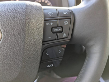 Photo 16 du bon plan TOYOTA C-HR 1.8 Hybride 140ch Collection NG23 occasion à 29490 €