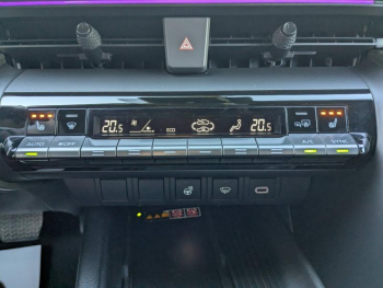 Photo 18 du bon plan TOYOTA C-HR 1.8 Hybride 140ch Collection NG23 occasion à 29490 €