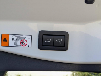 Photo 26 du bon plan TOYOTA C-HR 1.8 Hybride 140ch Collection NG23 occasion à 29490 €