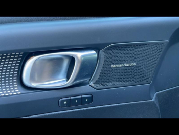 Photo 9 du bon plan VOLVO XC40 B3 163ch Ultimate DCT 7 occasion à 34990 €