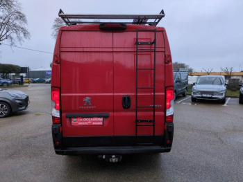 Photo 5 du bon plan PEUGEOT Boxer Fg VUL 330 L1H2 2.2 BlueHDi S&S 120ch Asphalt occasion à 14990 €