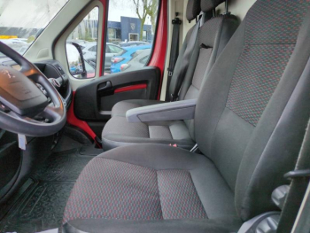 Photo 16 du bon plan PEUGEOT Boxer Fg VUL 330 L1H2 2.2 BlueHDi S&S 120ch Asphalt occasion à 14990 €