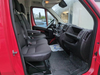 Photo 17 du bon plan PEUGEOT Boxer Fg VUL 330 L1H2 2.2 BlueHDi S&S 120ch Asphalt occasion à 14990 €