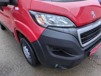 Photo 19 du bon plan PEUGEOT Boxer Fg VUL 330 L1H2 2.2 BlueHDi S&S 120ch Asphalt occasion à 14990 €