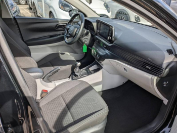 Photo 18 du bon plan HYUNDAI i20 1.2 84ch Initia occasion à 11990 €