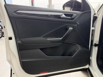 Photo 20 du bon plan VOLKSWAGEN T-Roc 1.5 TSI EVO 150ch Carat DSG7 S&S occasion à 22900 €