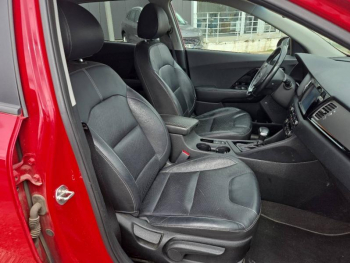 Photo 12 du bon plan KIA Niro 1.6 GDi 105ch ISG + Ã©lectrique 43.5ch Design DCT6 occasion à 16650 €