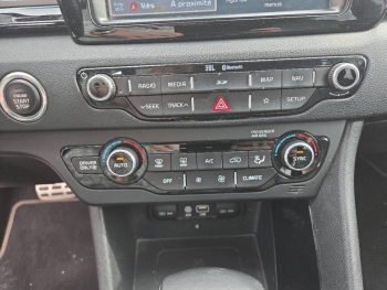 Photo 19 du bon plan KIA Niro 1.6 GDi 105ch ISG + Ã©lectrique 43.5ch Design DCT6 occasion à 16650 €