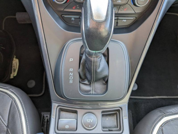 Photo 14 du bon plan FORD Kuga 1.5 Flexifuel-E85 150ch Stop&Start Vignale 4x2 BVA Euro6.2 occasion à 18990 €