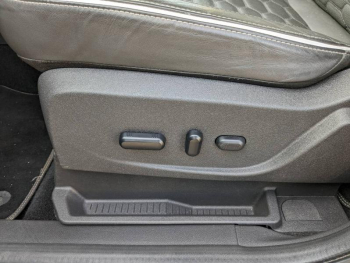 Photo 19 du bon plan FORD Kuga 1.5 Flexifuel-E85 150ch Stop&Start Vignale 4x2 BVA Euro6.2 occasion à 18990 €