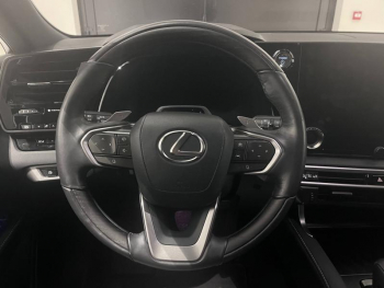 Photo 11 du bon plan LEXUS RX 450h+ Executive 4WD occasion à 69490 €