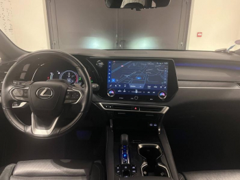 Photo 14 du bon plan LEXUS RX 450h+ Executive 4WD occasion à 69490 €