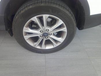 Photo 19 du bon plan FORD Kuga 1.5 TDCi 120ch Stop&Start Titanium Business 4x2 Powershift occasion à 16900 €