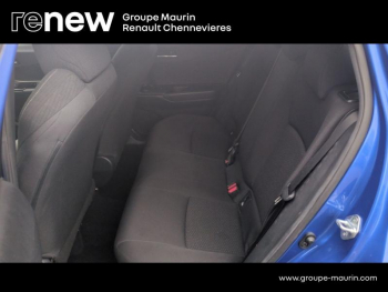 Photo 11 du bon plan TOYOTA C-HR 122h Dynamic 2WD E-CVT RC18 occasion à 18990 €