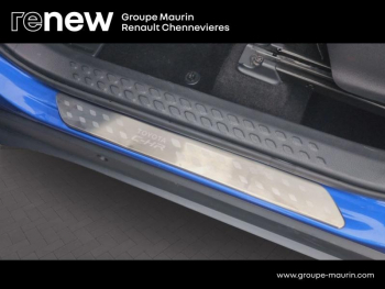 Photo 28 du bon plan TOYOTA C-HR 122h Dynamic 2WD E-CVT RC18 occasion à 18990 €