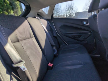 Photo 17 du bon plan FORD Fiesta 1.0 EcoBoost 100ch Stop&Start Titanium 5p occasion à 7990 €