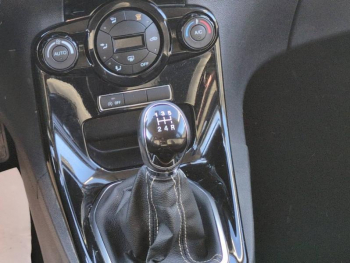 Photo 21 du bon plan FORD Fiesta 1.0 EcoBoost 100ch Stop&Start Titanium 5p occasion à 7990 €