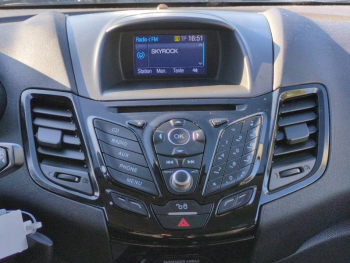 Photo 23 du bon plan FORD Fiesta 1.0 EcoBoost 100ch Stop&Start Titanium 5p occasion à 7990 €