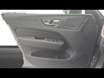 Photo 19 du bon plan VOLVO XC60 T6 Hybride Rechargeable 350ch Plus Style Dark Geartronic 8 AWD occasion à 69500 €