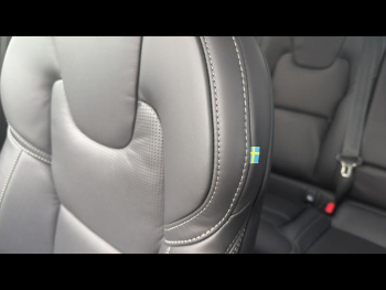 Photo 27 du bon plan VOLVO XC60 T6 Hybride Rechargeable 350ch Plus Style Dark Geartronic 8 AWD occasion à 69500 €