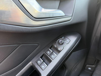 Photo 9 du bon plan FORD Focus 1.0 Flexifuel mHEV 125ch Titanium X Business Powershift occasion à 20990 €