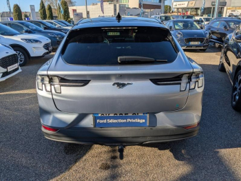 Photo 4 du bon plan FORD Mustang Mach-E 294ch Extended Range 99kWh 7cv occasion à 29900 €