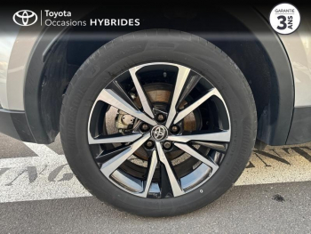 Photo 20 du bon plan TOYOTA C-HR 1.8 Hybride 140ch Design Pack Confort occasion à 28980 €