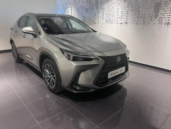 Photo 3 du bon plan LEXUS NX 350h Luxe 4WD Pack Design occasion à 39990 €