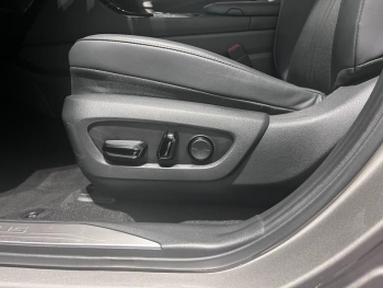 Photo 12 du bon plan LEXUS NX 350h Luxe 4WD Pack Design occasion à 39990 €