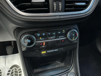 Photo 22 du bon plan FORD Puma 1.0 Flexifuel 125ch S&S mHEV  ST-Line Vignale occasion à 20480 €