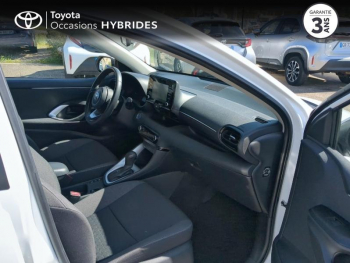 Photo 6 du bon plan TOYOTA Yaris 116h Dynamic Business 5p + Programme Beyond Zero Academy MY22 occasion à 18890 €