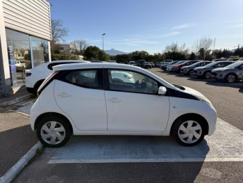 Photo 4 du bon plan TOYOTA Aygo 1.0 VVT-i 69ch x-play 5p occasion à 8490 €