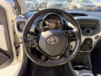 Photo 14 du bon plan TOYOTA Aygo 1.0 VVT-i 69ch x-play 5p occasion à 8490 €
