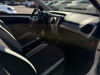 Photo 24 du bon plan TOYOTA Aygo 1.0 VVT-i 69ch x-play 5p occasion à 8490 €
