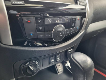 Photo 27 du bon plan NISSAN Navara VUL 2.3 dCi 190ch Double-Cab Tekna+ 2018 BVA occasion à 31490 €