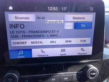 Photo 6 du bon plan FORD Fiesta 1.0 Flexifuel 95ch Cool & Connect 5p occasion à 15900 €