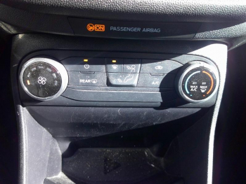 Photo 11 du bon plan FORD Fiesta 1.0 Flexifuel 95ch Cool & Connect 5p occasion à 15900 €