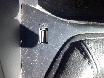 Photo 12 du bon plan FORD Fiesta 1.0 Flexifuel 95ch Cool & Connect 5p occasion à 15900 €