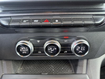 Photo 17 du bon plan RENAULT Kangoo Van L1 1.5 Blue dCi 115ch Grand Confort EDC7 - 22 occasion à 19590 €