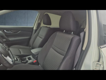 Photo 17 du bon plan NISSAN X-Trail 1.6 dCi 130ch Tekna Xtronic occasion à 19890 €