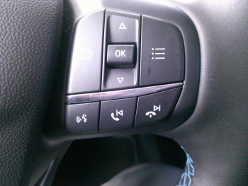 Photo 15 du bon plan FORD Fiesta 1.0 Flexifuel 95ch Active X 5p occasion à 18900 €