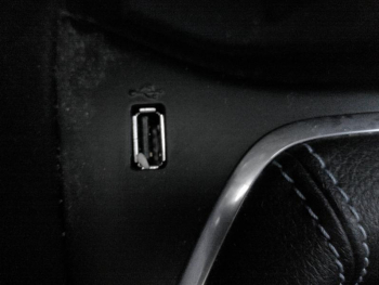 Photo 18 du bon plan FORD Fiesta 1.0 Flexifuel 95ch Active X 5p occasion à 18900 €